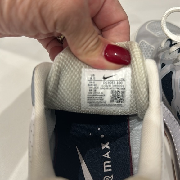 Nike Air Max Size 8.5 - Picture 4 of 11